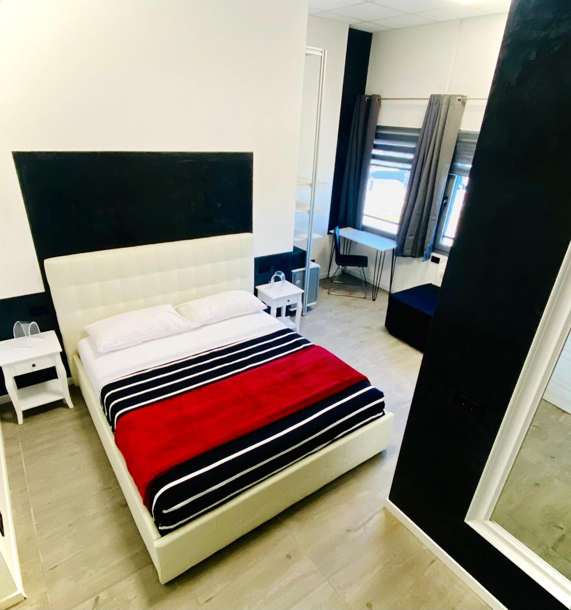 Hotel Tech Брембате Екстериор снимка