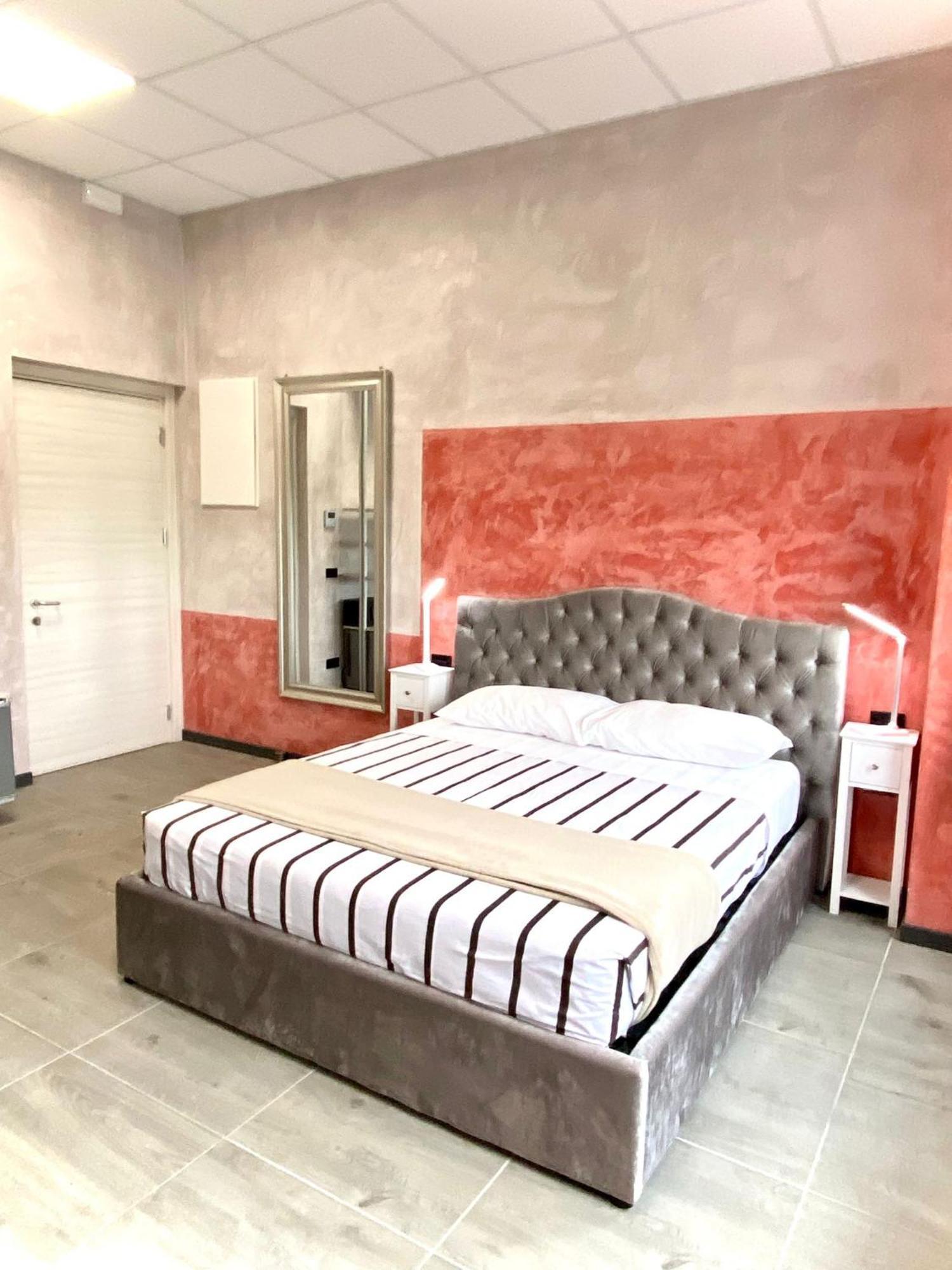 Hotel Tech Брембате Екстериор снимка