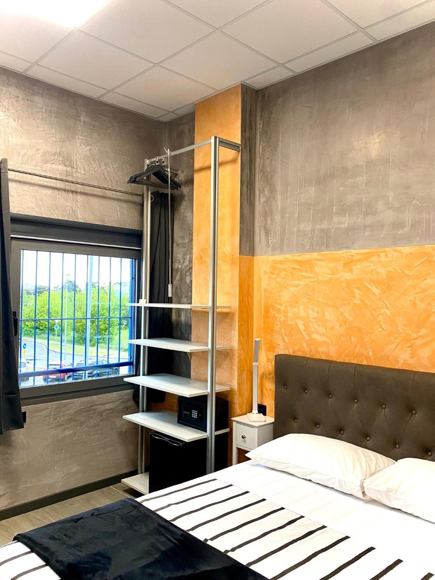 Hotel Tech Брембате Екстериор снимка